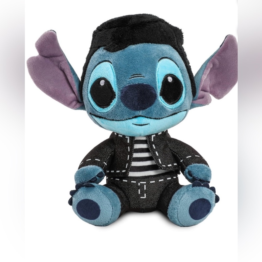 "Disney Stitch Inspired by
Elvis"  collection edición